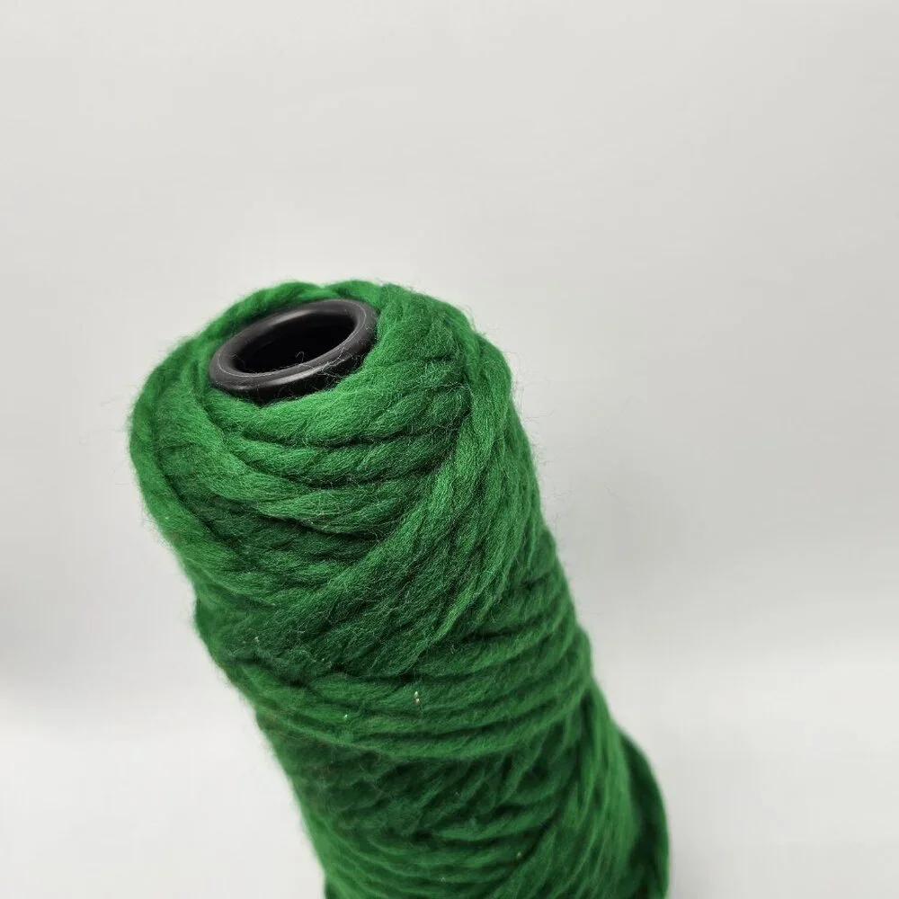 Spool Yarn Tye Tie Gift Green acrylic Twist Christmas